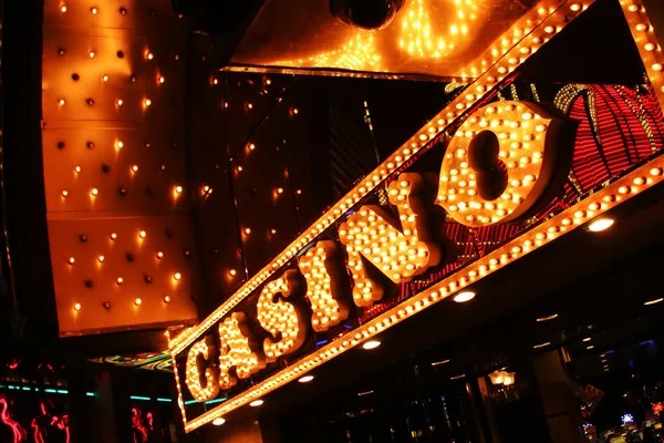 Live dealer at ormastoto casino table with multi-camera setup